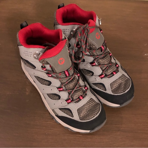 Merrell Moab 3 Mid Waterproof Boot
Color: Boulder/Red
Size: 4 Width: W - Picture 3 of 7